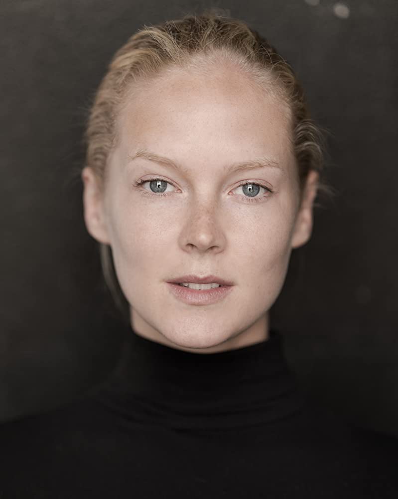 罗西·麦克尤恩Camellia