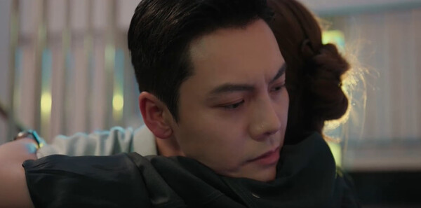 许我耀眼第30集剧照