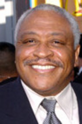 罗恩·坎纳达罗恩·坎纳达