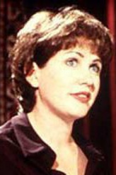 朱丽亚·斯维尼朱丽亚·斯维尼